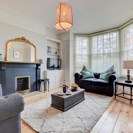 Stones Throw Villa Cromer Bagian luar foto