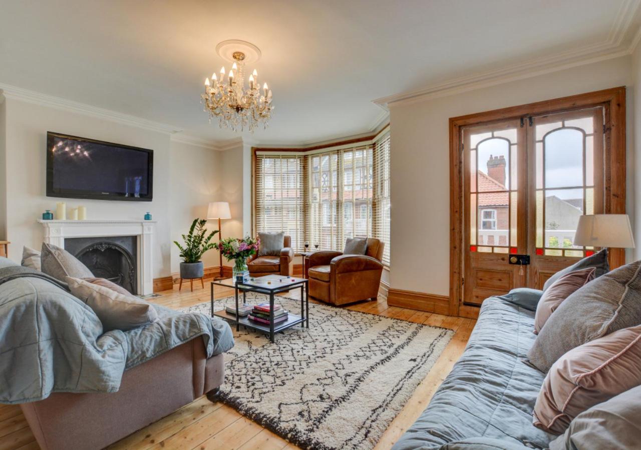 Stones Throw Villa Cromer Bagian luar foto