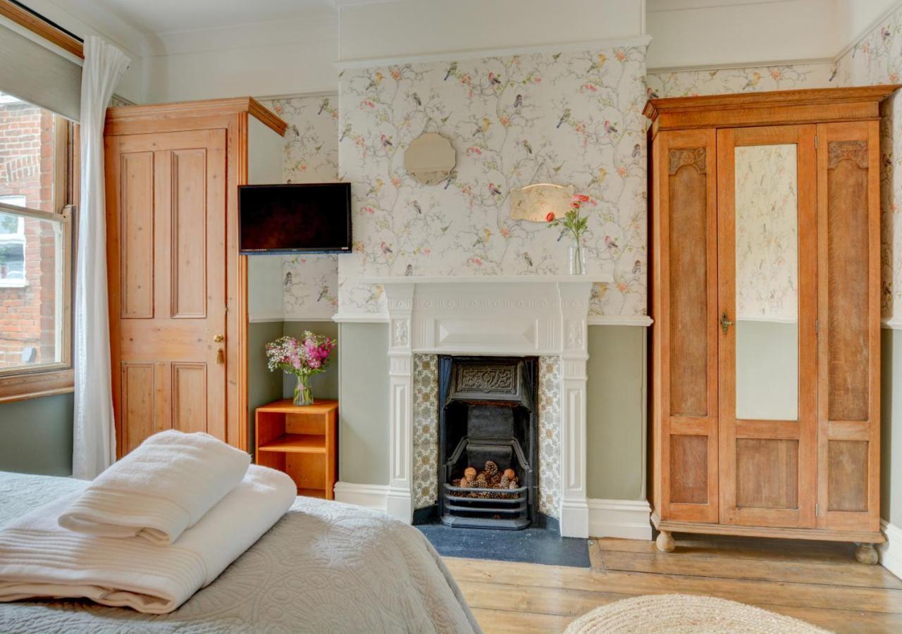 Stones Throw Villa Cromer Bagian luar foto