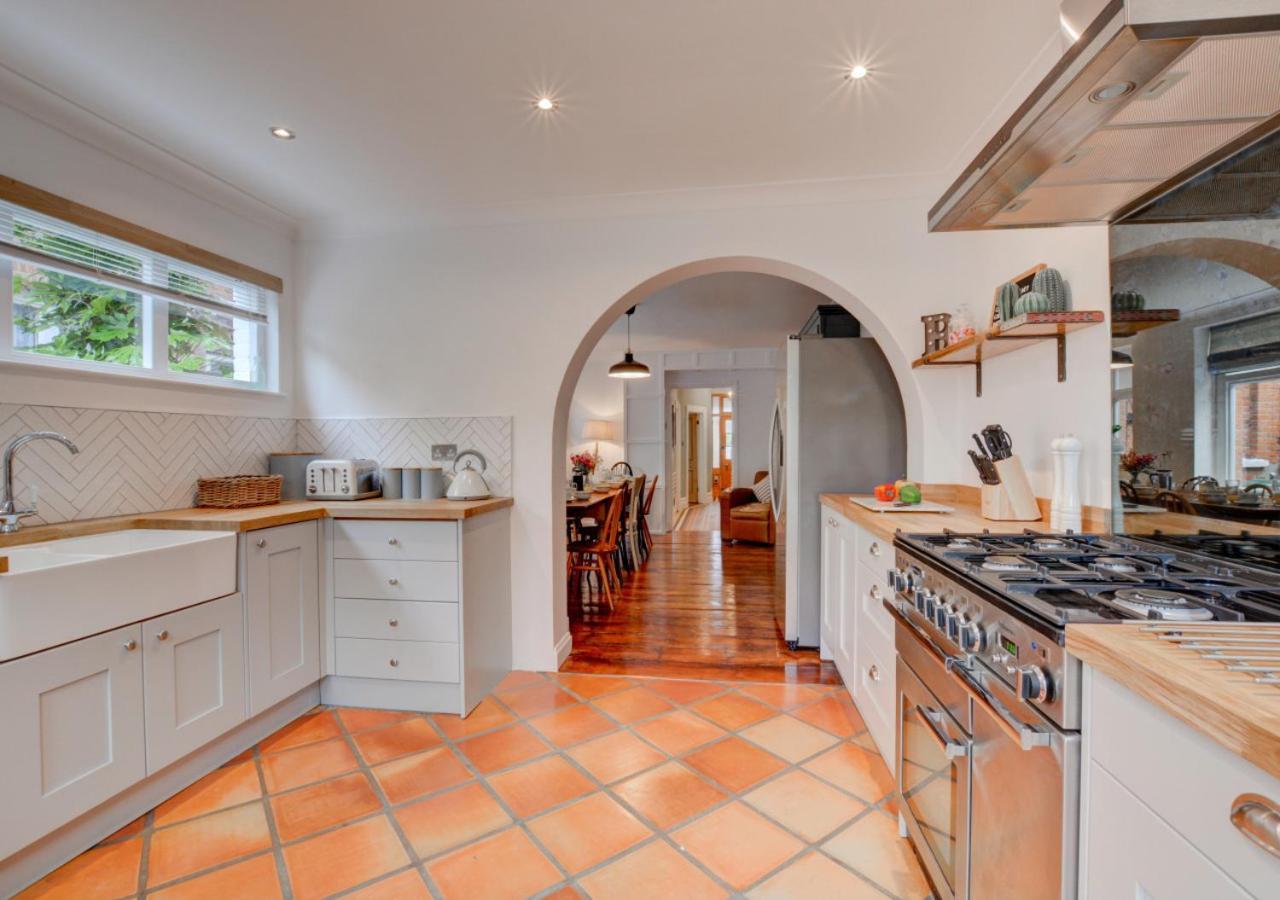 Stones Throw Villa Cromer Bagian luar foto
