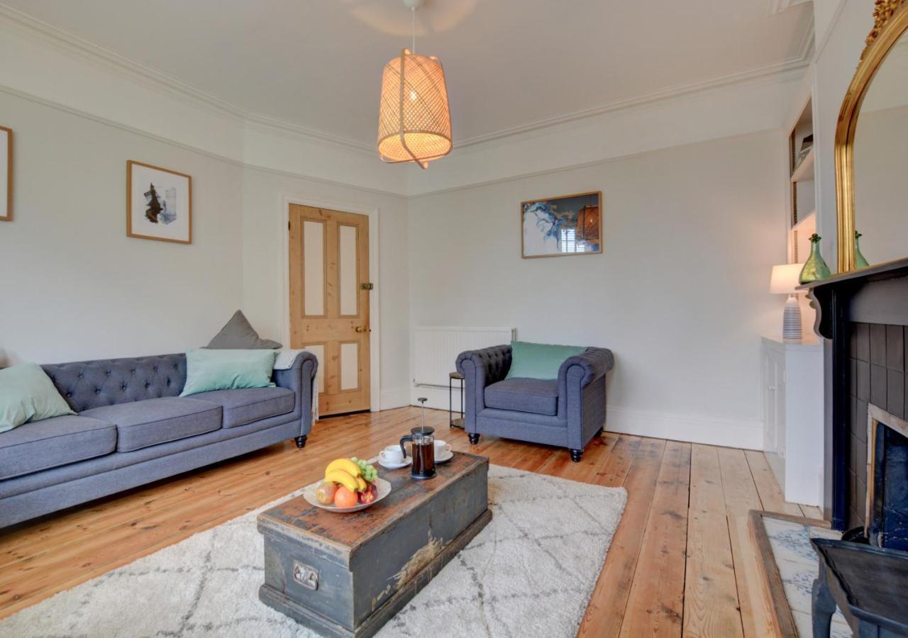 Stones Throw Villa Cromer Bagian luar foto