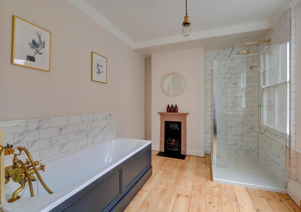 Stones Throw Villa Cromer Bagian luar foto