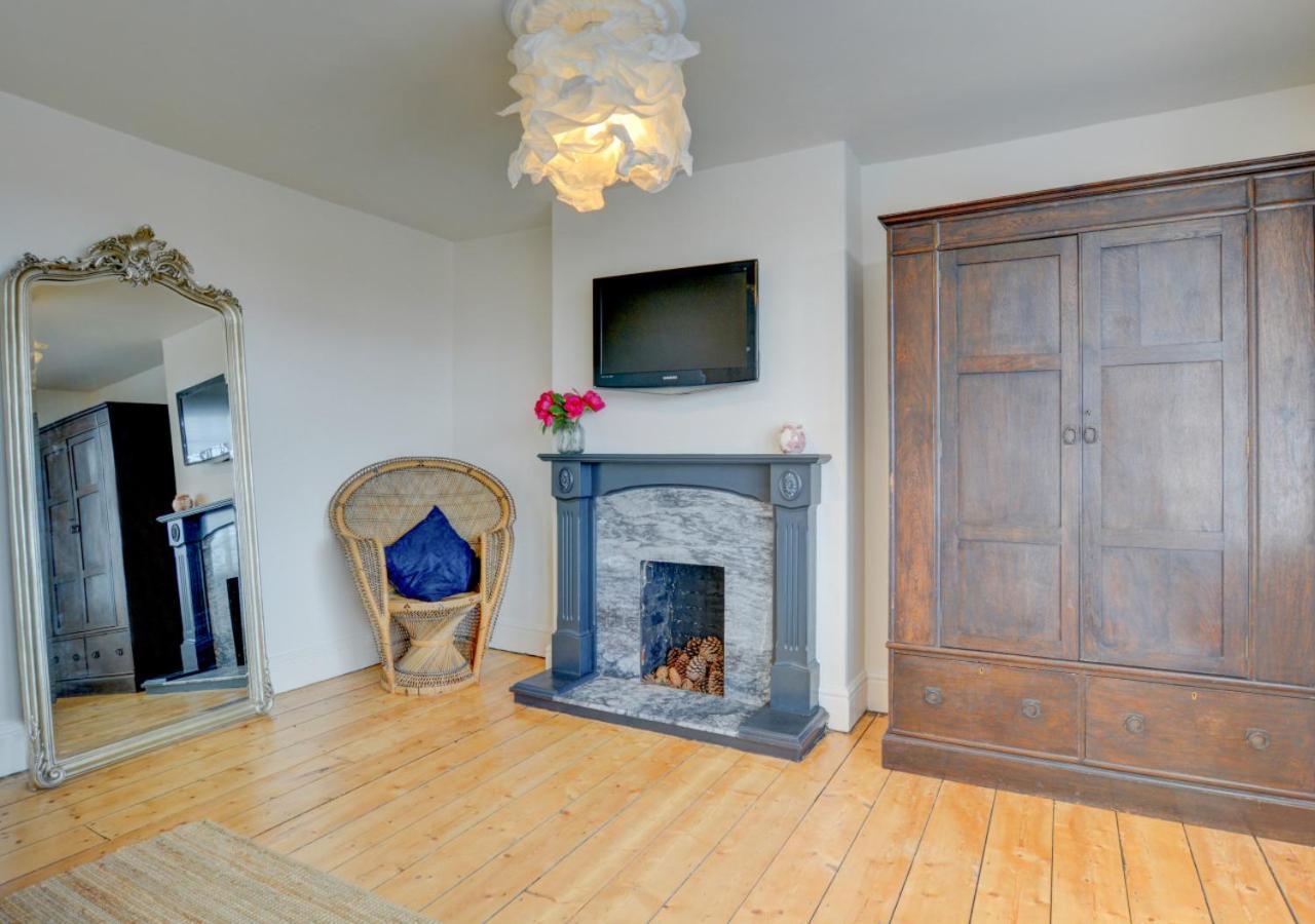 Stones Throw Villa Cromer Bagian luar foto