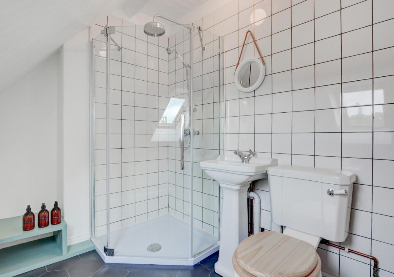 Stones Throw Villa Cromer Bagian luar foto