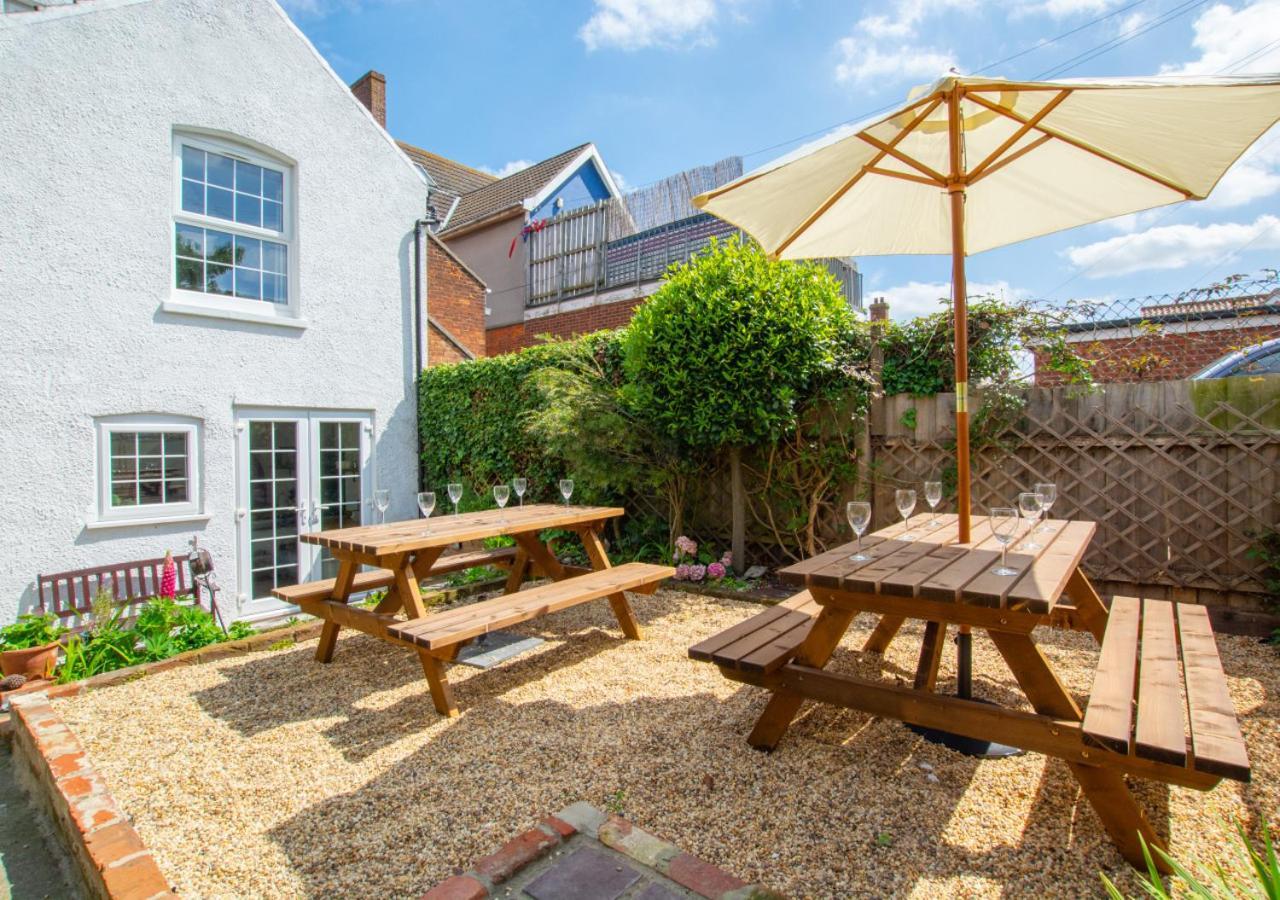 Stones Throw Villa Cromer Bagian luar foto