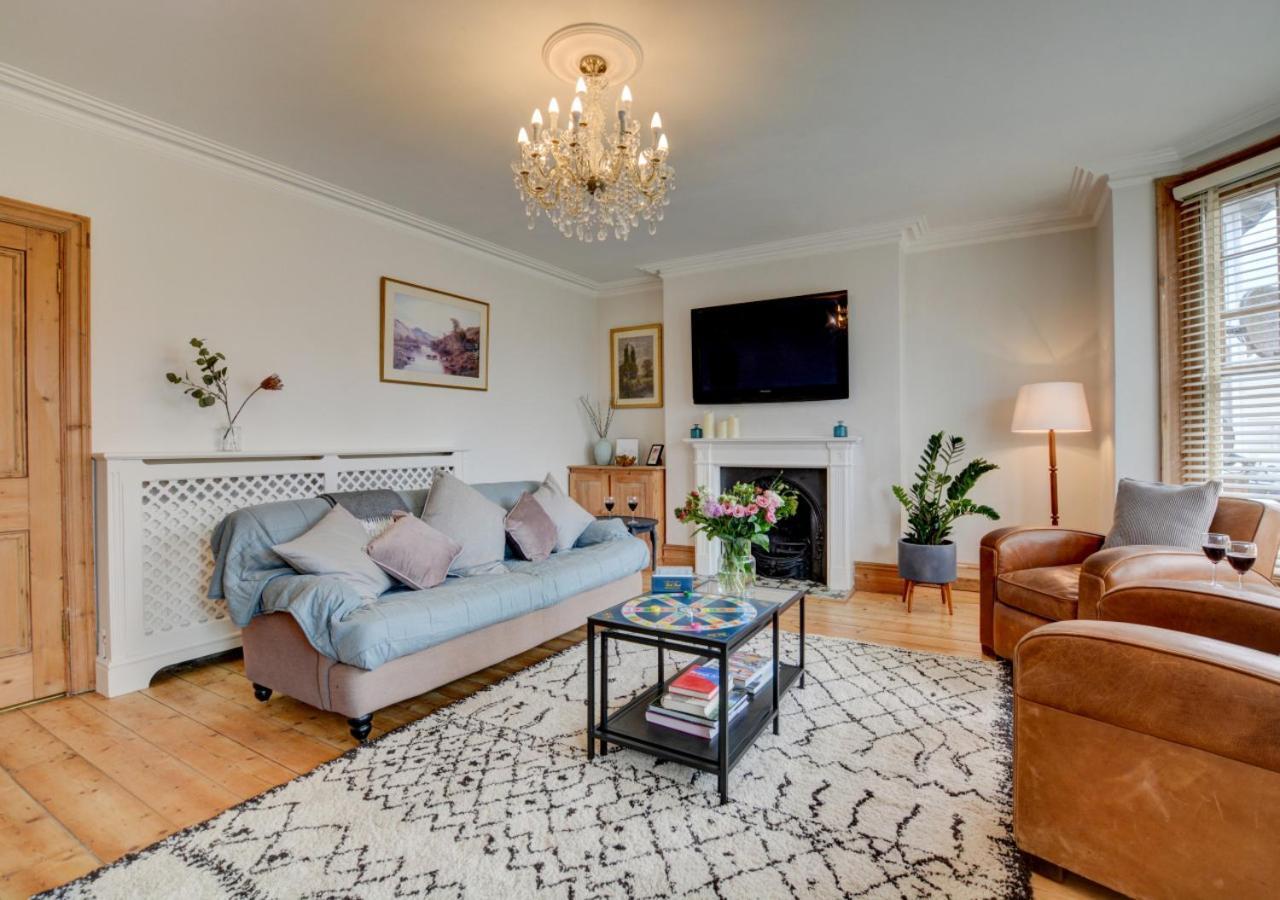 Stones Throw Villa Cromer Bagian luar foto