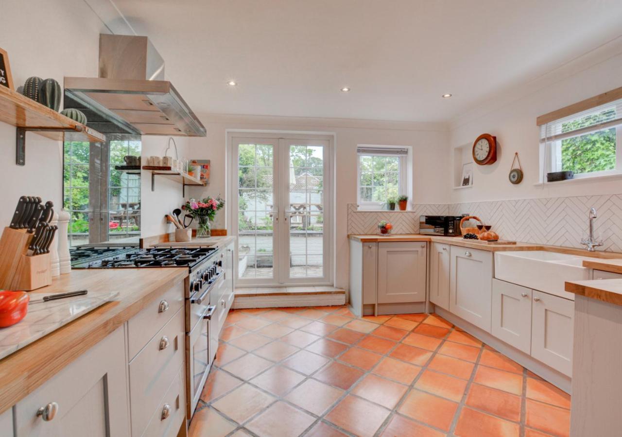 Stones Throw Villa Cromer Bagian luar foto